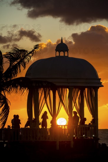 Wedding pavilion on the beach of Varadero with sunset in the hotel complex PARADISUS VARADERO