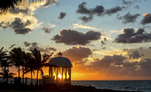 Wedding pavilion on the beach of Varadero with sunset in the hotel complex PARADISUS VARADERO