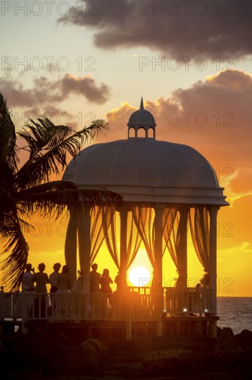 Wedding pavilion on the beach of Varadero with sunset in the hotel complex PARADISUS VARADERO