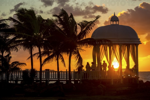Wedding pavilion on the beach of Varadero with sunset in the hotel complex PARADISUS VARADERO