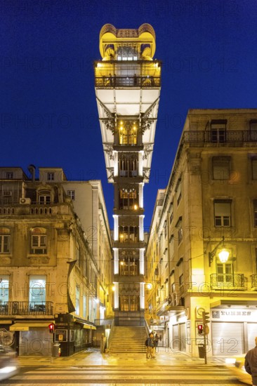 The most famous lift in Portugal Elevador do Município or Elevador da Biblioteca and Elevador de S.