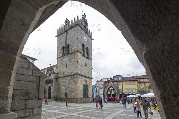 Largo da Oliveira, centre of old Guimaraes, view of the city church, Guimaraes, Braga district,