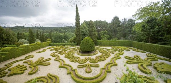 Baroque garden, palace gardens, Casa de Mateus, palace with large gardens, Arroios, Vila Real