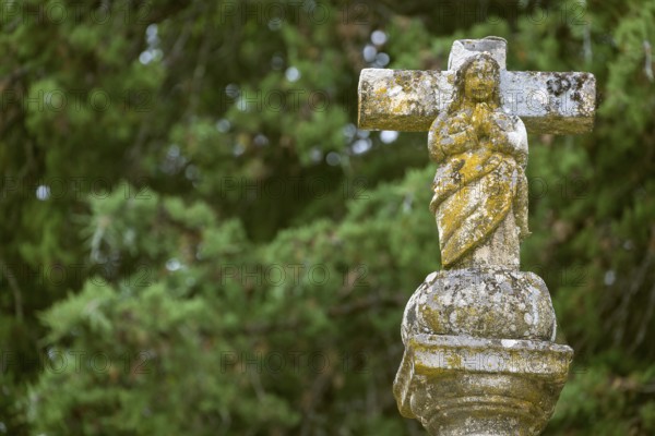 Weathered cross statue in the inner courtyard of the palace, Casa de Mateus, palace with large