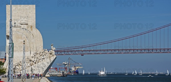 Monumento a Los Descubrimientos, Ponte 25 de Abril, Lisbon, District of Lisbon, Portugal