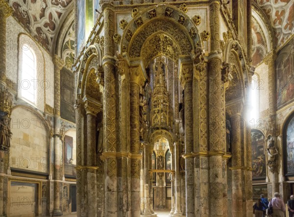 Charola, original Templar church, octagonal rotunda, fortress of Tomar, castle of the Knights