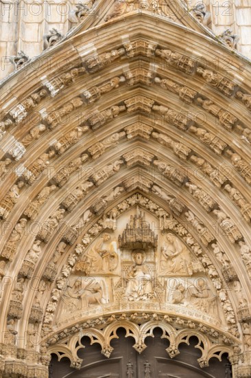 Apostle figures, Monastery of Santa Maria da VitÃüria, UNESCO World Heritage Site, main portal with