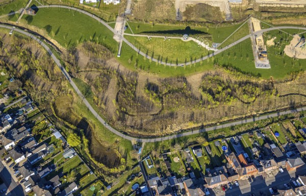 Aerial view, Auenpark and Selmer Bach with green area, residential area Grüner Weg, bycatch, Selm,