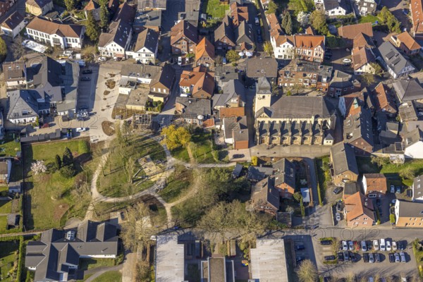 Aerial view, catholic St. Stephanus Kirche im Ortszentrum, Wohngebiet und Stephanuspark, Bork,