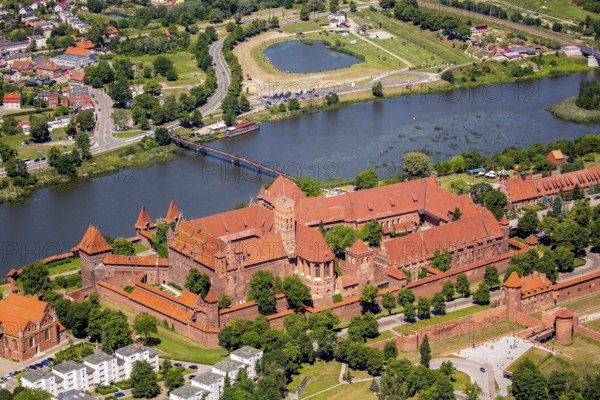 Malbork, Castle, Brick Gothic, River Nogat, City of Marienburg, Seat of the Grand Masters of the