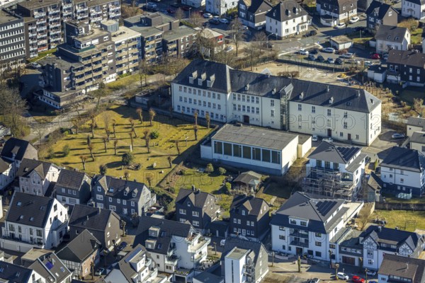 Aerial view, primary school Am Hohenstein, Protestant cemetery and war cemetery, Olpe town, Olpe,