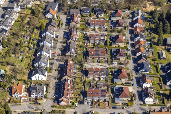 Aerial view, housing estate with red roofs between Zur Alten Schule and Hofstraße, Grundschöttel,