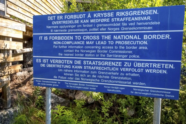 Norway-Russia border, border crossing warning, Kirkenes, Finnmark, Norway, Scandinavia, Europe,