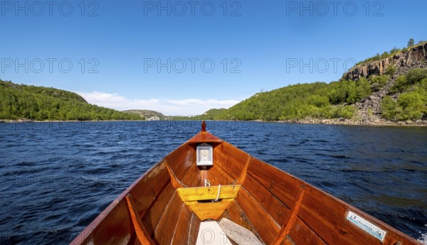 Riverboat, Barents sea, E105 bridge, bowøynes, Finnmark, Norway, Scandinavia, Europe, adventure