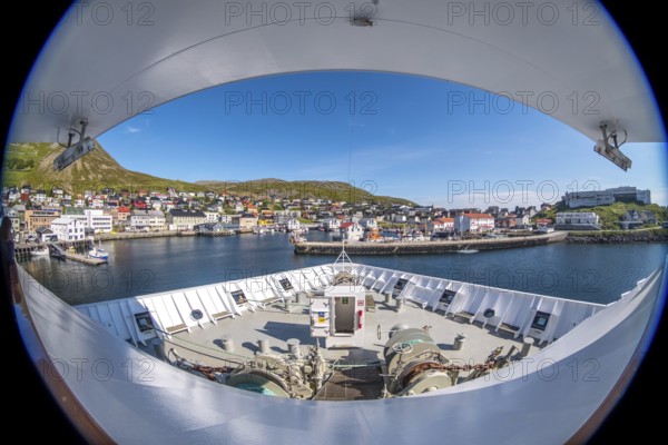MS Polarlys, ship bow, harbour entrance, Honningsvåg, Finnmark, Norway, Scandinavia, Europe,