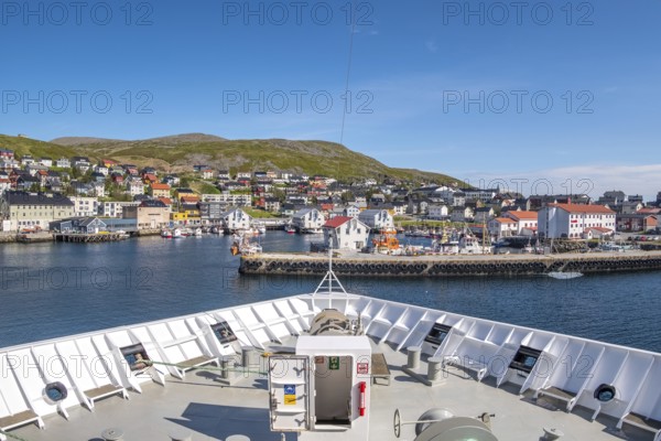 MS Polarlys, ship bow, harbour entrance, Honningsvåg, Finnmark, Norway, Scandinavia, Europe,