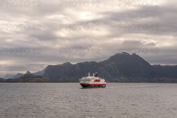 Ship MS Kong Harald, Bolga, Nordland, Norway, Scandinavia, Europe, adventure trip, mountains,