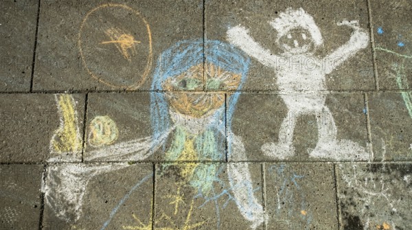 Street painting, chalk paintings on pavement, children's picture, pavement painting, Trondheim,