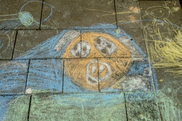 Street painting, chalk paintings on pavement, children's picture, pavement painting, Trondheim,