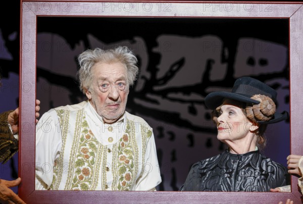 Dieter Hallervorden and Dagmar Biener at the photo rehearsal for the play 'Der eingebildet Kranke'