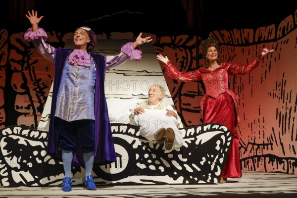 Mario Ramos, Dieter Hallervorden and Christiane Zander at the photo rehearsal for the play 'Der
