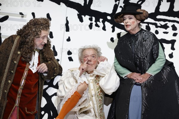 Harald Effenberg, Dieter Hallervorden and Dagmar Biener at the photo rehearsal for the play 'Der