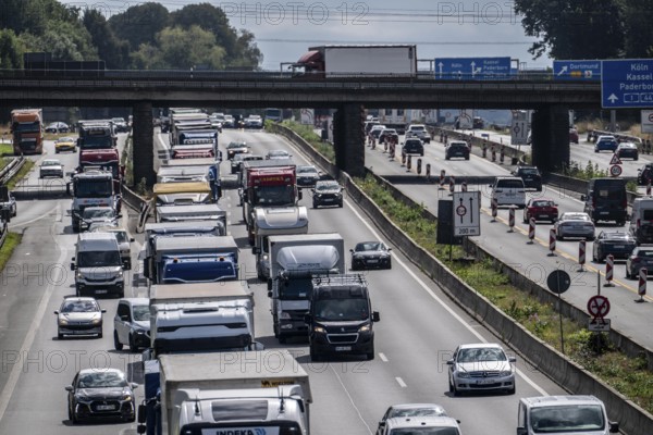 Traffic jam on the A1 motorway, between the Dortmund-Unna junction, A1 A44, and the Kamener Kreuz