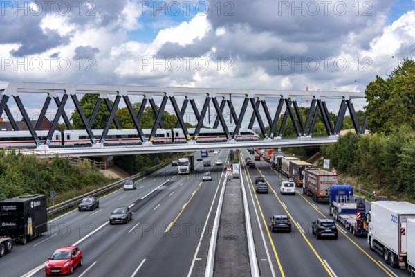 The new railway bridge over the A1 motorway at the Dortmund-Unna motorway junction, steel truss