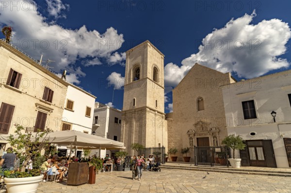 The square Piazza Vittorio Emanuele and the church Chiesa Madre di Santa Maria Assunta, Polignano a
