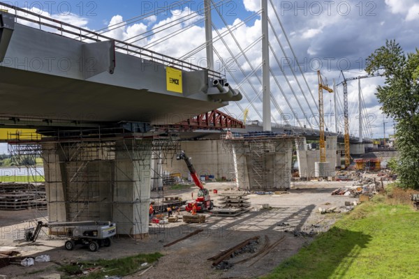 New construction of the second motorway bridge Neuenkamp of the A40, over the Rhine near Duisburg,
