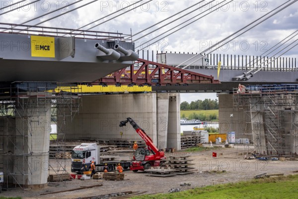 New construction of the second motorway bridge Neuenkamp of the A40, over the Rhine near Duisburg,