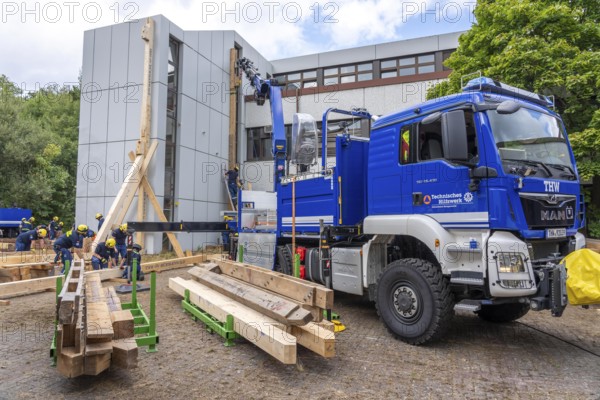 Preparation work for the construction of a facade support, a building in danger of collapsing, with