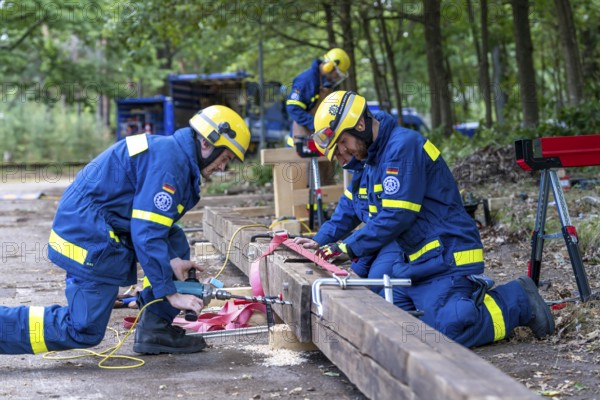 Preparation work for the construction of a facade support, a building in danger of collapsing, with