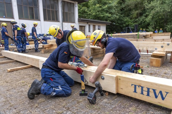 Preparation work for the construction of a facade support, a building in danger of collapsing, with
