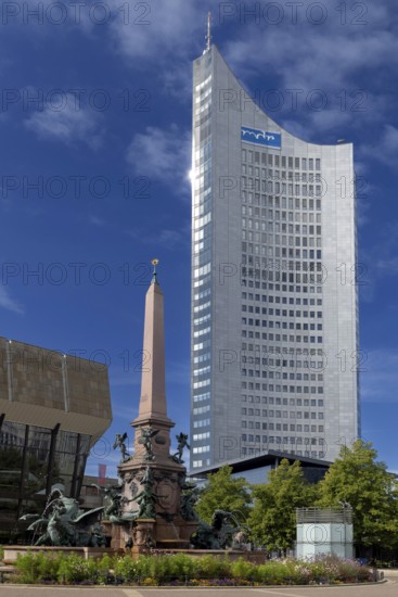 City skyscraper at Augustusplatz with Mende fountain, Leipzig, Saxony, Germany, 26.08.2025 <