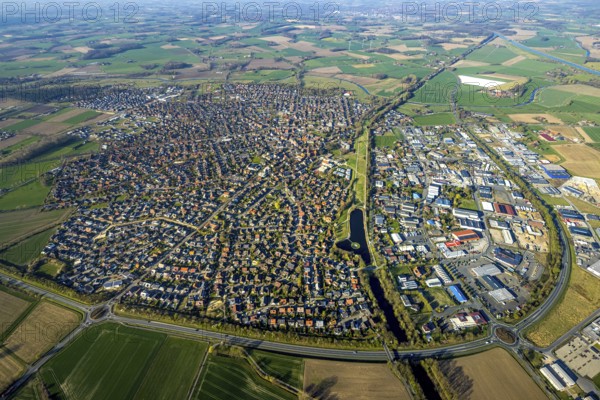 Aerial view, overview residential area Olfen, surrounded by meadows and fields, on the right Alte