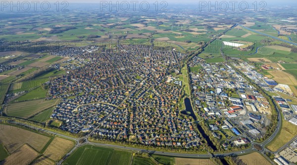 Aerial view, overview residential area Olfen, surrounded by meadows and fields, on the right Alte