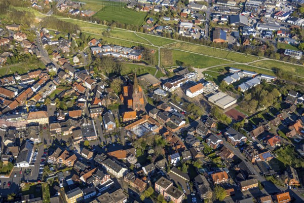 Aerial view, City with St. Vitus Catholic Church and Wieschhof School Primary School, moated castle