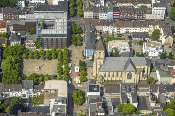 Aerial view, greened Altmarkt and Victory Column with Angel of Peace, catholic parish church Herz