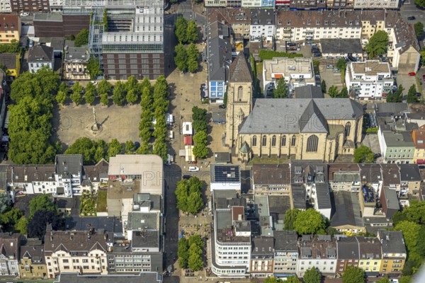 Aerial view, greened Altmarkt and Victory Column with Angel of Peace, catholic parish church Herz
