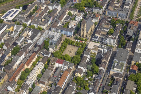 Aerial view, green Altmarkt and Victory Column with Angel of Peace, Catholic parish church
