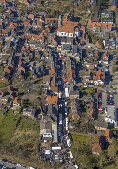 Aerial view, Holland market on the Schlossstraße in Nordkirchen, stalls and 10000 visitors,