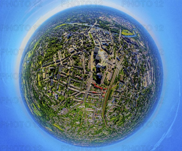 Aerial view, central station Hbf, Mülheim Mitte and skyscrapers Forum City, Hans-Böckler-Platz,
