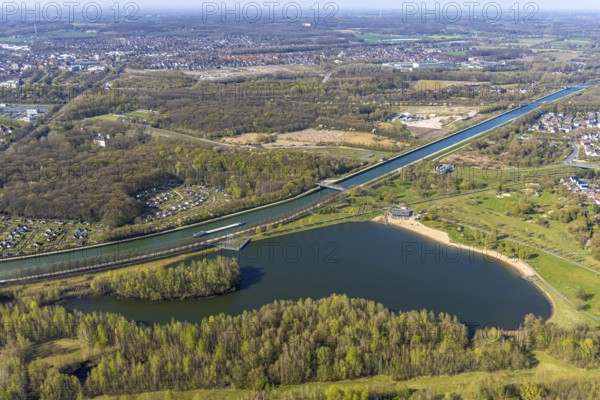 Aerial view, Horstmarer See and Datteln-Hamm Canal inland navigation, Schwansbell Castle in the