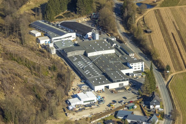 Aerial view, Dehonit Deutsche Holzveredelung Werk im Gewerbegebiet Würdinghausen, Kirchhundem,