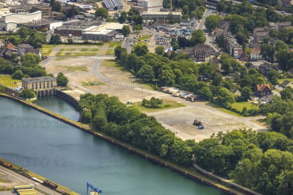 Aerial view, open space AltCrange, shaft 5 on the Cranger Kirmesplatz and concrete bunker with