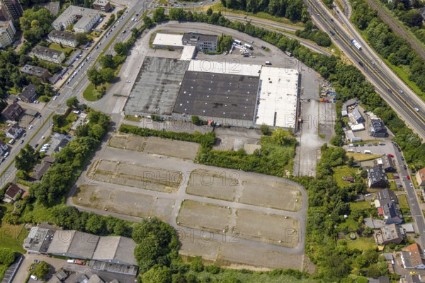 Aerial view, commercial area Toy FoodSystem GmbH company building Wasserstraße, Baukau-West, Herne,