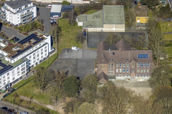 Aerial view, new building senior centre - Protea Wohnen am Schloss, primary school Forellstraße,