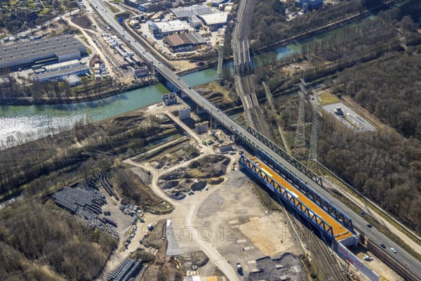 Aerial view, Rhine-Herne Canal, Emscher Bridge Rollbahn (Wanne-Eickel - Hamburg), motorway bridge