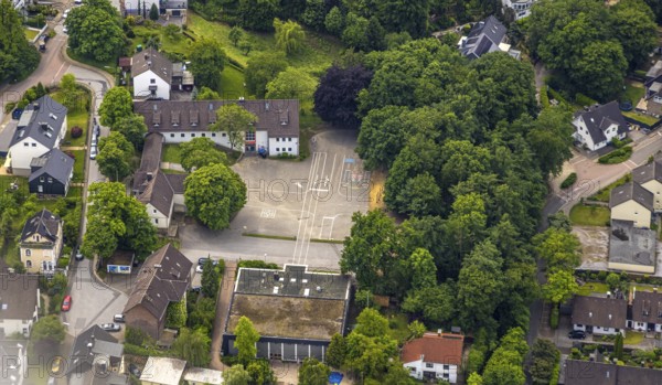 Aerial view, Bredenscheid primary school with schoolyard, Hattingen, Ruhr area, North